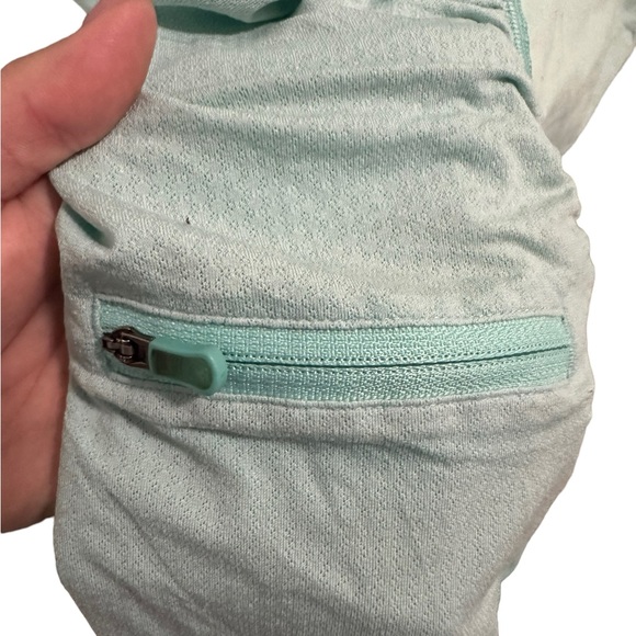 ❤️Lululemon tank with built in bra - Aqua - Picture 4 of 6